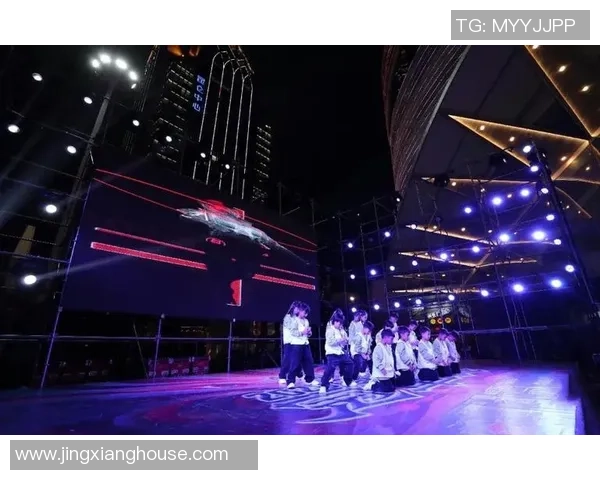 深圳街舞队荣登全国技术排行榜第六名展现实力与风采 深圳街舞队荣登全国技术排行榜第六名展现实力与风采